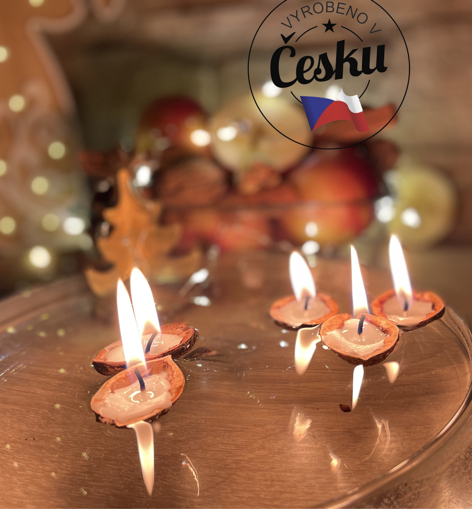 Obrázok z Plávajúce vianočné sviečky zo škrupín orechov
