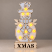 Dřevěná LED dekorace XMAS – sněhulák na světle